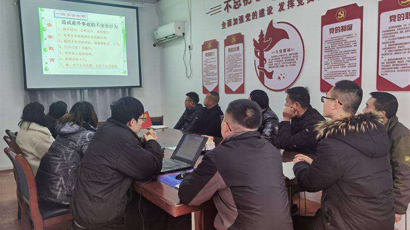 选择一家合适的培训机构是报名成功的关键。可以从以下几个方面进行筛选：