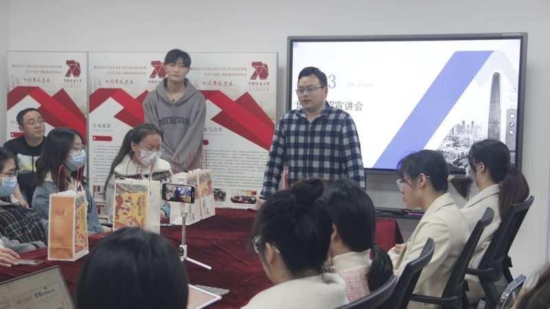 一个完善的培训效果评估系统，通常具备以下功能：