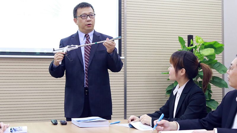 电工证培训的价格主要由以下几个方面构成：